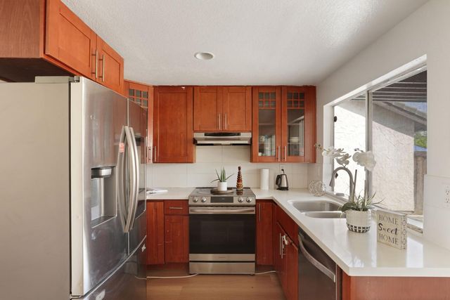 2069 Brighton Dr, Pittsburg, CA 94565