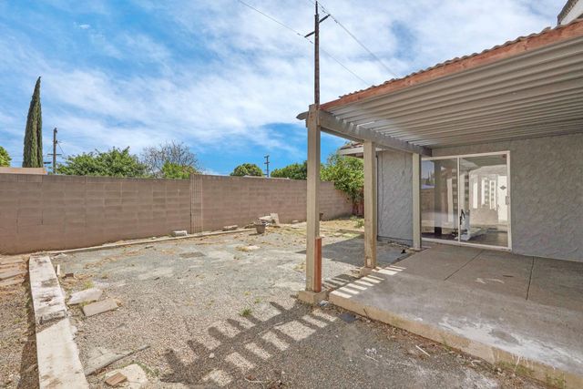 2069 Brighton Dr, Pittsburg, CA 94565