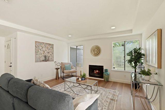 2069 Brighton Dr, Pittsburg, CA 94565