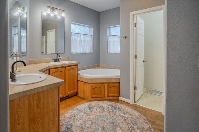 17295 Olive Road, Fayetteville, AR 72701