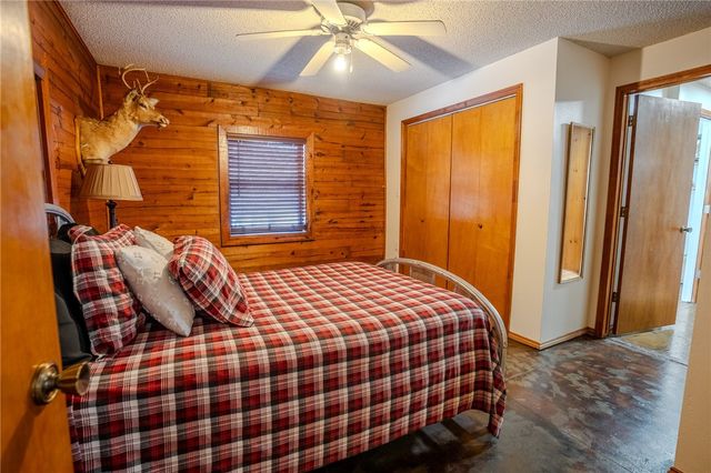 17295 Olive Road, Fayetteville, AR 72701