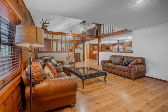 17295 Olive Road, Fayetteville, AR 72701