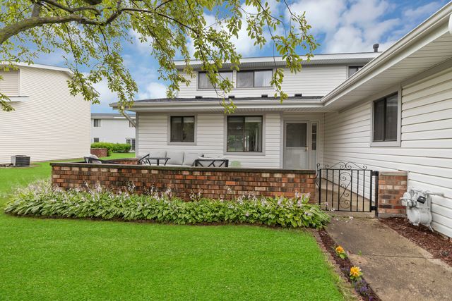 1057 Shannock Lane, Schaumburg, IL 60193