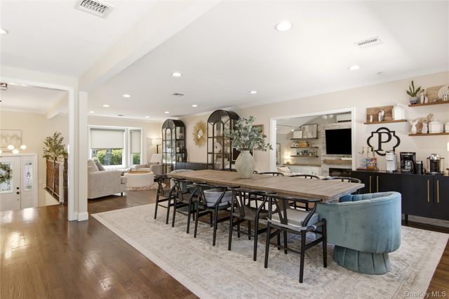3 Del Place, Hauppauge, NY 11788