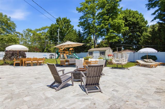 3 Del Place, Hauppauge, NY 11788