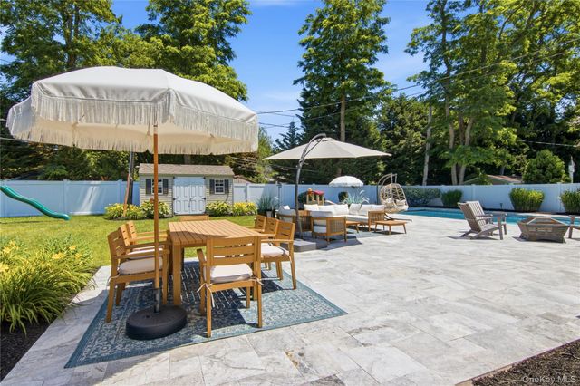 3 Del Place, Hauppauge, NY 11788