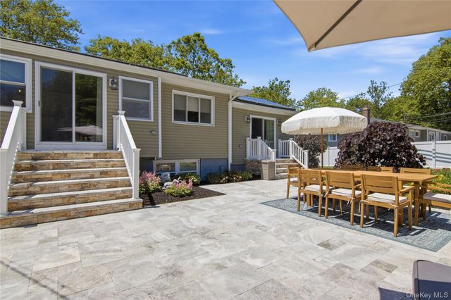 3 Del Place, Hauppauge, NY 11788