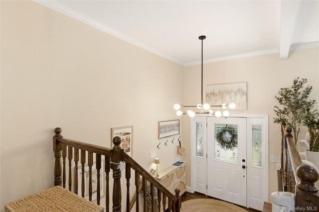 3 Del Place, Hauppauge, NY 11788
