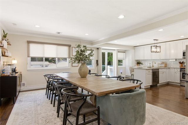 3 Del Place, Hauppauge, NY 11788