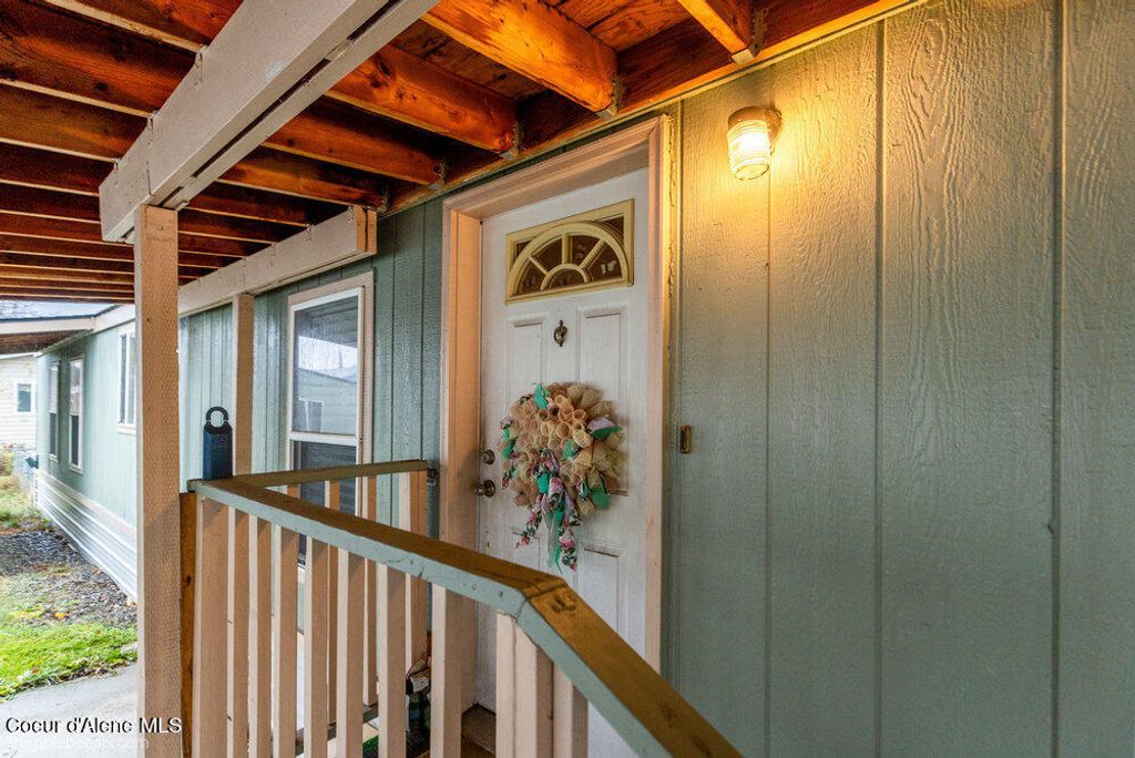 2122 W WINDERMERE AVE, Coeur d'Alene, ID 83815 photo 4