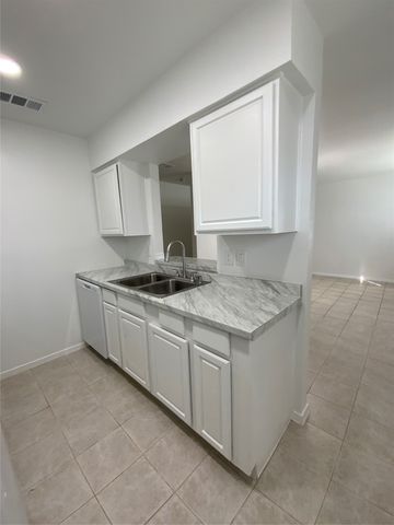 522 Summit Ridge Drive, Duncanville, TX 75116