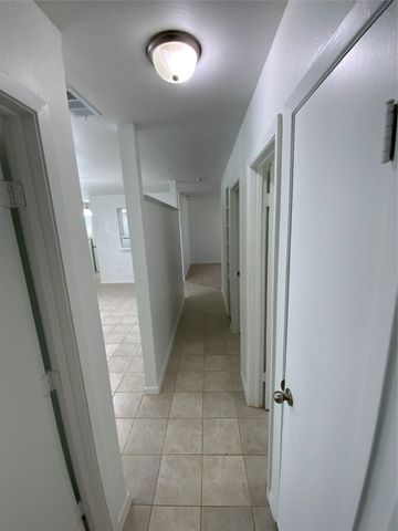 522 Summit Ridge Drive, Duncanville, TX 75116