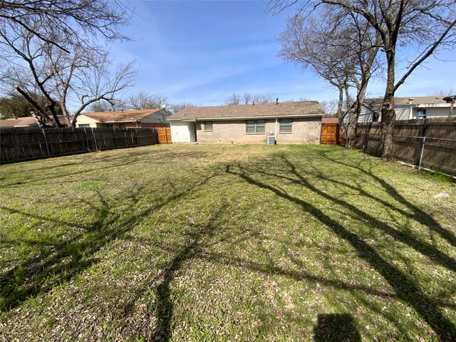 522 Summit Ridge Drive, Duncanville, TX 75116