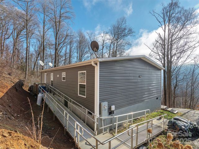 424 Arrington Acres Drive, Waynesville, NC 28786