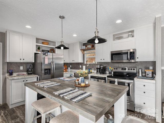 424 Arrington Acres Drive, Waynesville, NC 28786