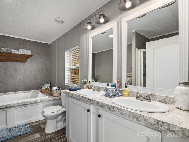 424 Arrington Acres Drive, Waynesville, NC 28786