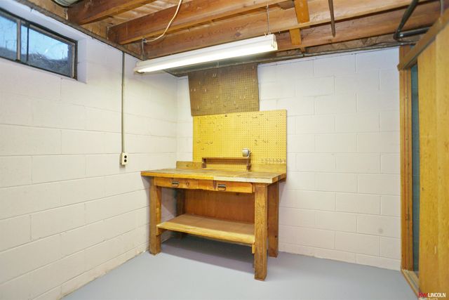 1617 N 58th Street, Lincoln, NE 68505