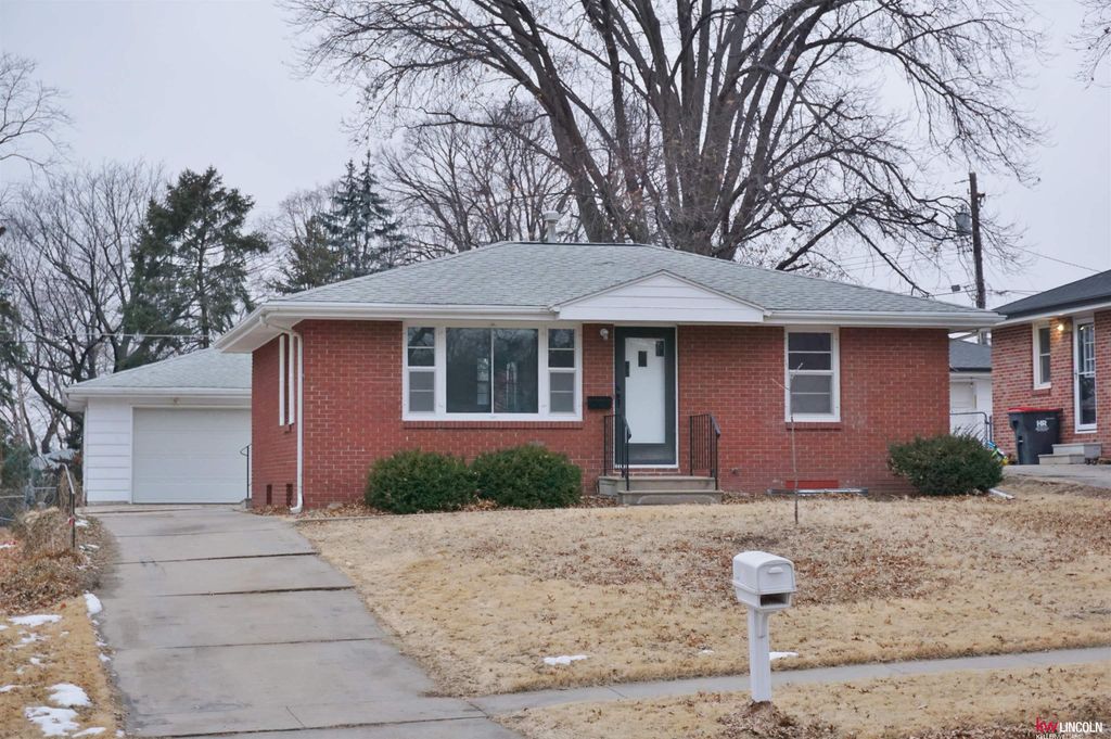 1617 N 58th Street, Lincoln, NE 68505