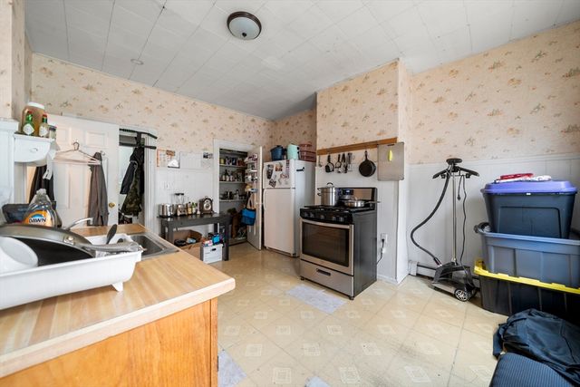 48 H Street, Boston, MA 02127