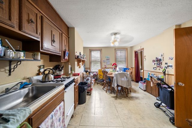 48 H Street, Boston, MA 02127