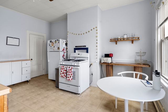 48 H Street, Boston, MA 02127
