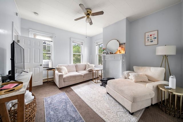 48 H Street, Boston, MA 02127