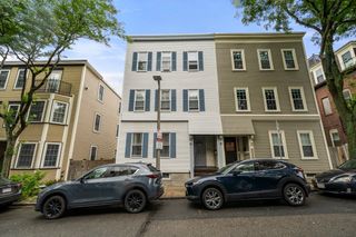 48 H Street, Boston, MA 02127