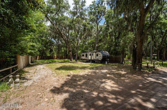 5 Hand Drive, St. Helena Island, SC 29920
