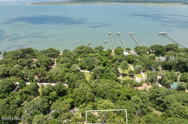 5 Hand Drive, St. Helena Island, SC 29920
