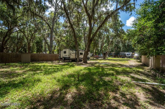 5 Hand Drive, St. Helena Island, SC 29920