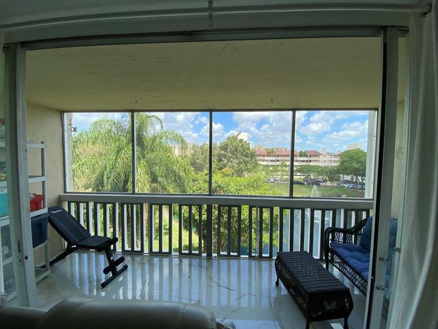 7001 Environ Boulevard 403, Lauderhill, FL 33319