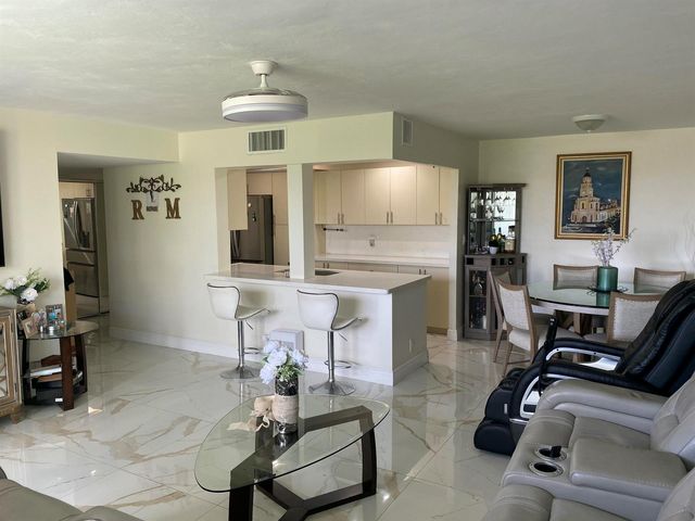 7001 Environ Boulevard 403, Lauderhill, FL 33319
