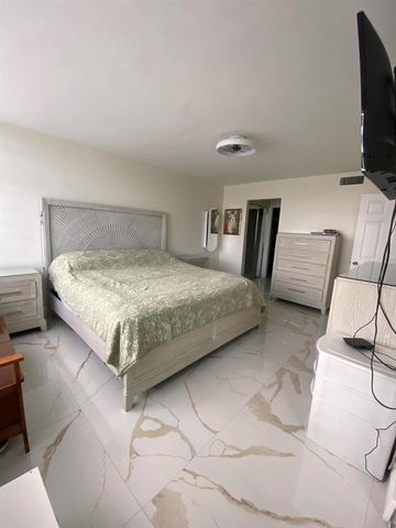 7001 Environ Boulevard 403, Lauderhill, FL 33319