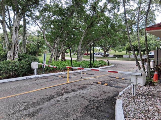 7001 Environ Boulevard 403, Lauderhill, FL 33319
