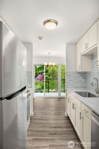 19414 Aurora Avenue N #204, Shoreline, WA 98133