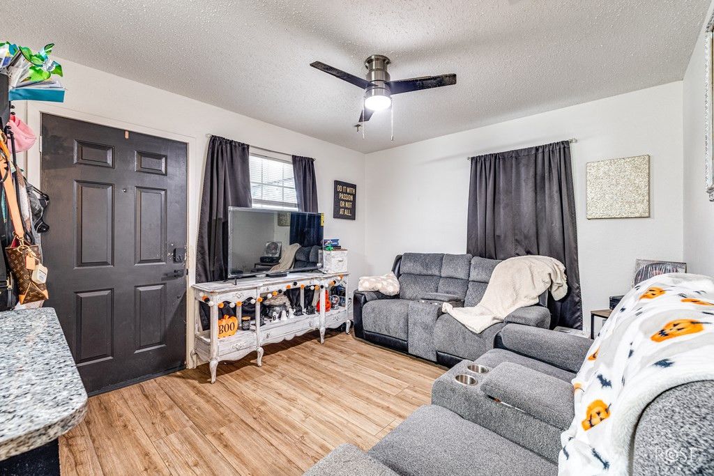 Image 2 of property listing at 210 10th Street, San Angelo, TX 76903