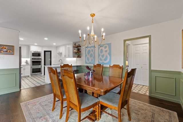 405 Lincoln Oaks Drive, Burleson, TX 76028