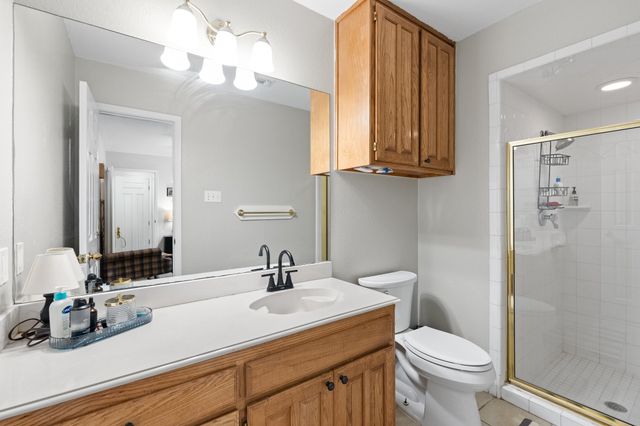 405 Lincoln Oaks Drive, Burleson, TX 76028