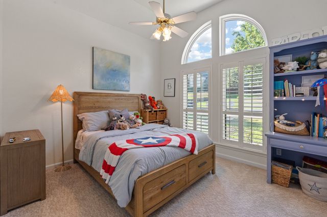 405 Lincoln Oaks Drive, Burleson, TX 76028