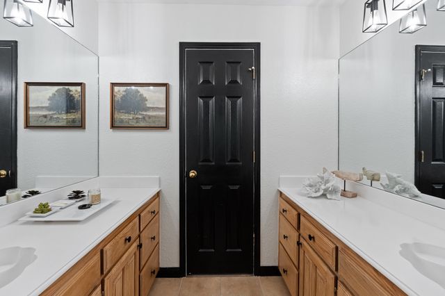 405 Lincoln Oaks Drive, Burleson, TX 76028