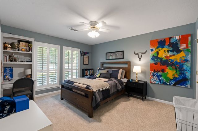 405 Lincoln Oaks Drive, Burleson, TX 76028