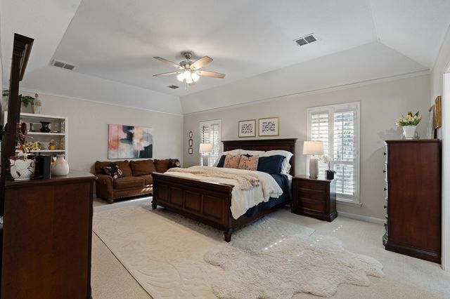 405 Lincoln Oaks Drive, Burleson, TX 76028