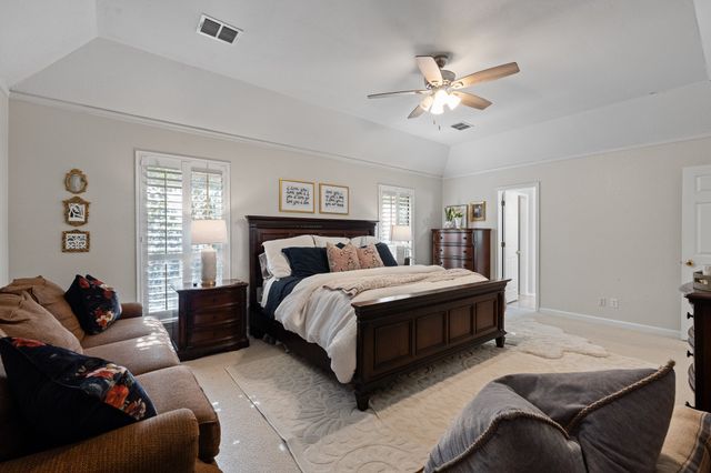 405 Lincoln Oaks Drive, Burleson, TX 76028
