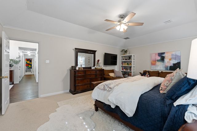 405 Lincoln Oaks Drive, Burleson, TX 76028