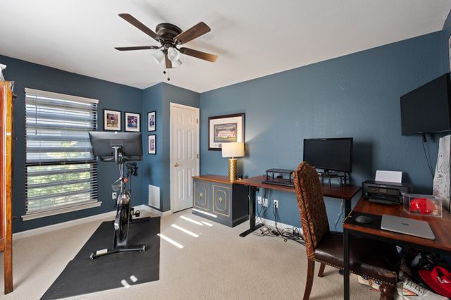 405 Lincoln Oaks Drive, Burleson, TX 76028