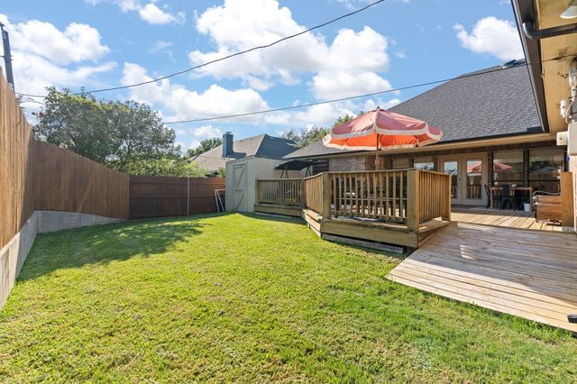 405 Lincoln Oaks Drive, Burleson, TX 76028