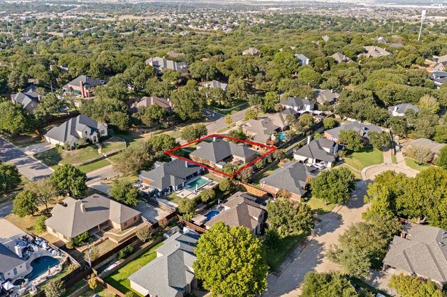 405 Lincoln Oaks Drive, Burleson, TX 76028