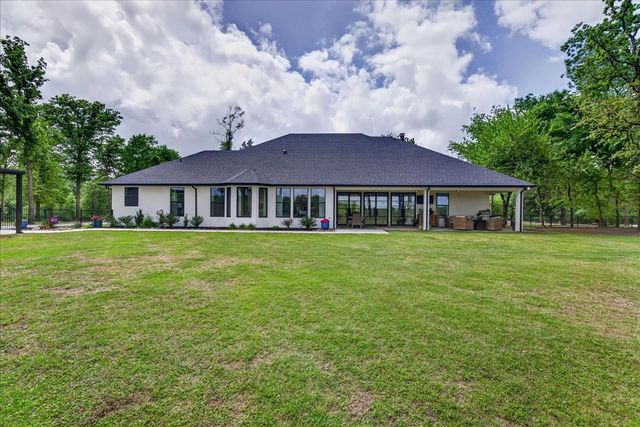 2044 Canyon Lake Road, Wills Point, TX 75169
