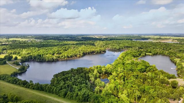 2044 Canyon Lake Road, Wills Point, TX 75169