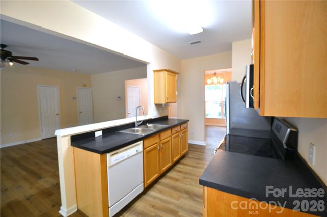 6820 Beverly Springs Drive, Charlotte, NC 28270